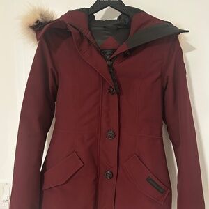 Canada Goose Burgundy Jacket – Warm & Stylish